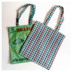 Shopping bag ARUN rÃ©versible : krama / rÃ©cup plastique